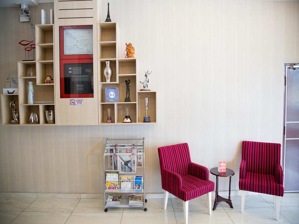 Oyo 250 Palazzo Hotel Kulai Джохор Бахру Екстериор снимка