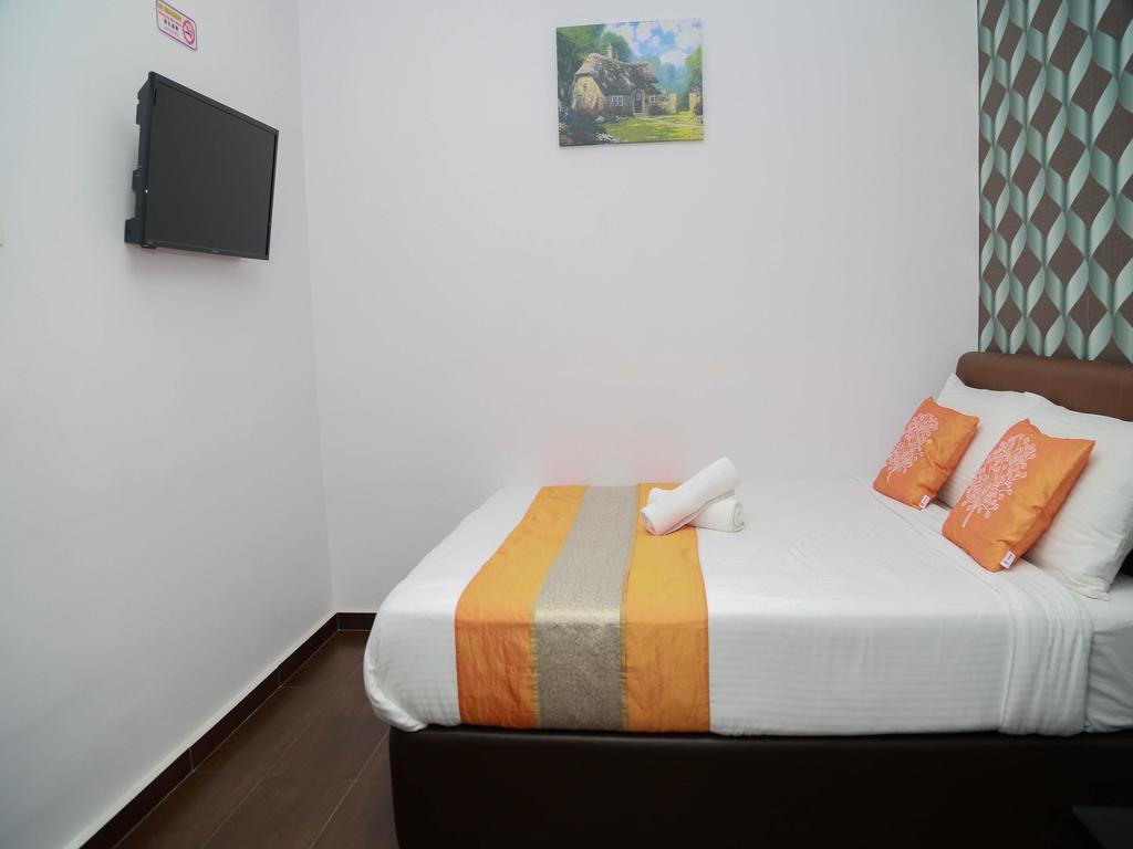 Oyo 250 Palazzo Hotel Kulai Джохор Бахру Екстериор снимка